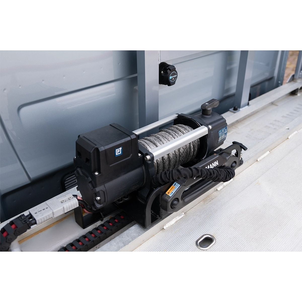 Autotransporter huren Mercedes-Benz Sprinter – professioneel