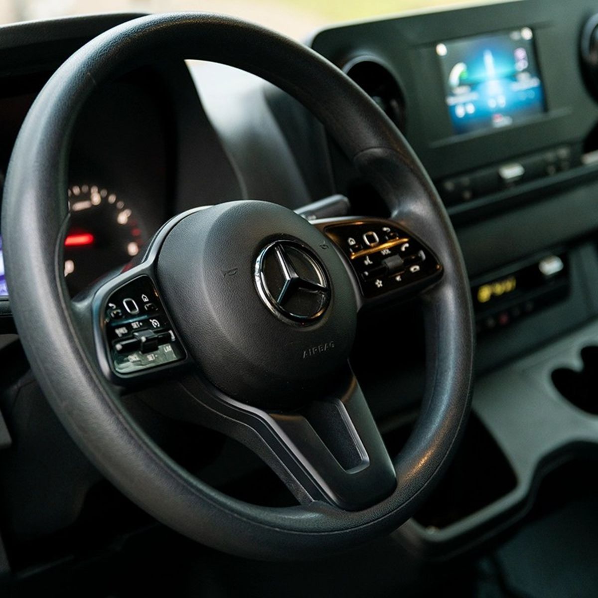 Mercedes-Benz Sprinter front