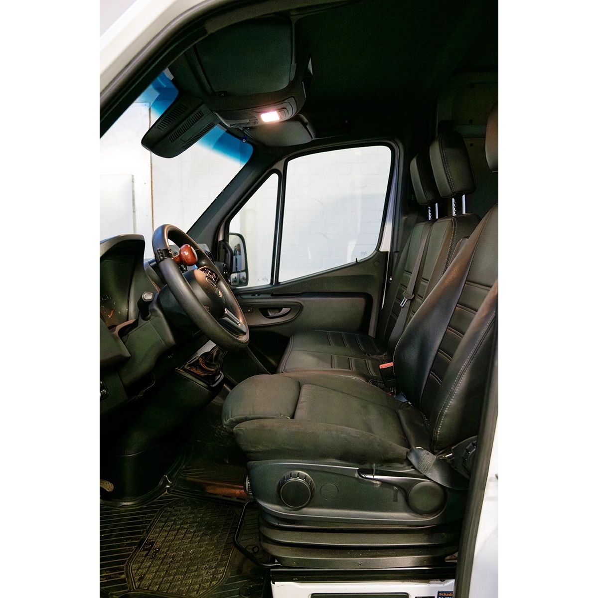 Mercedes Sprinter H2L3 automaat huren – extra lang 