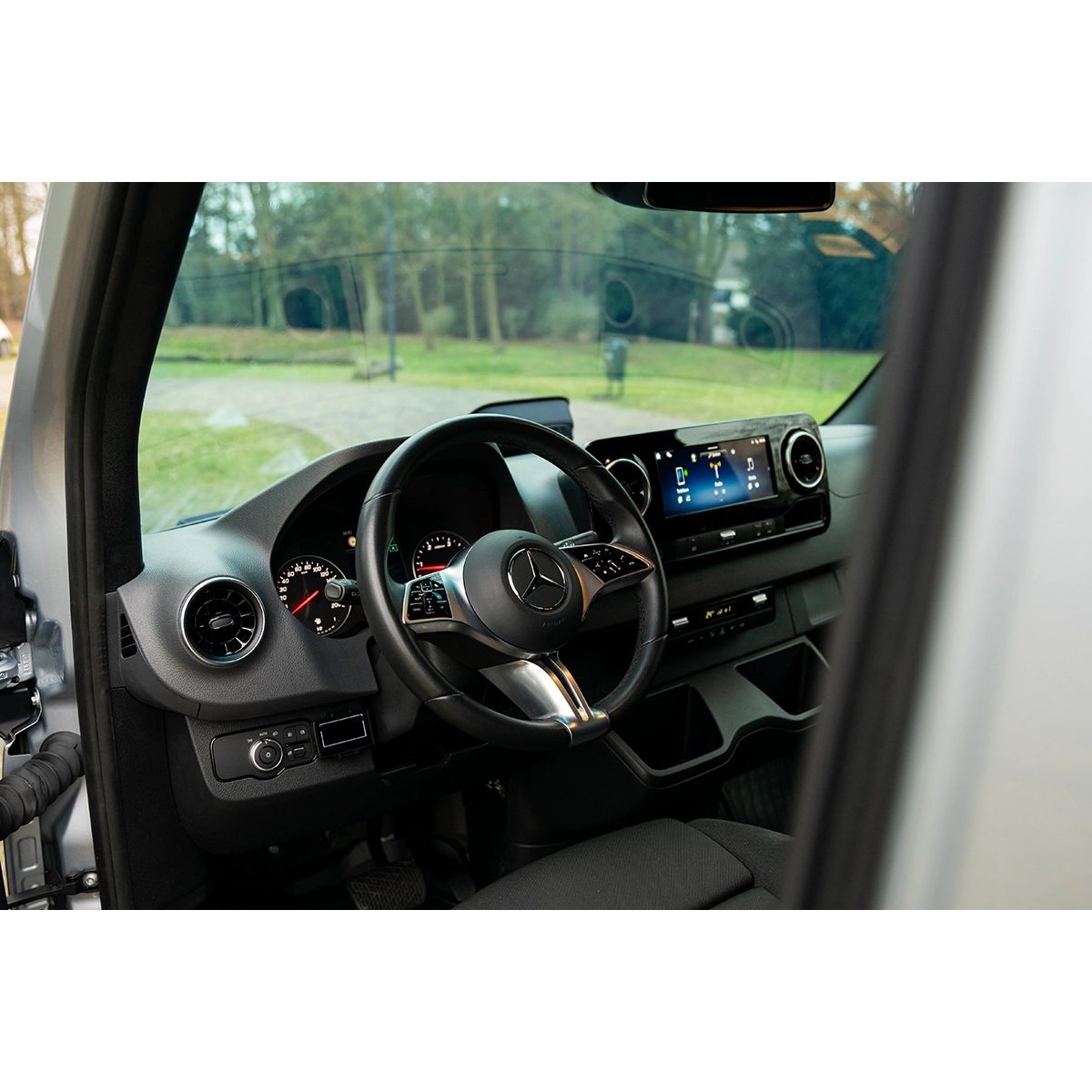 Autotransporter huren Mercedes-Benz Sprinter – professioneel