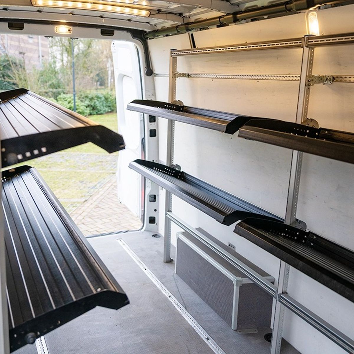 Mercedes-Benz Sprinter front