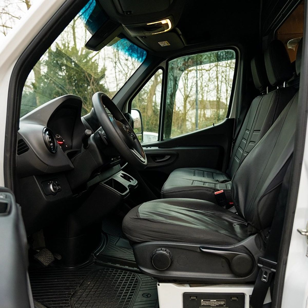 Mercedes-Benz Sprinter front