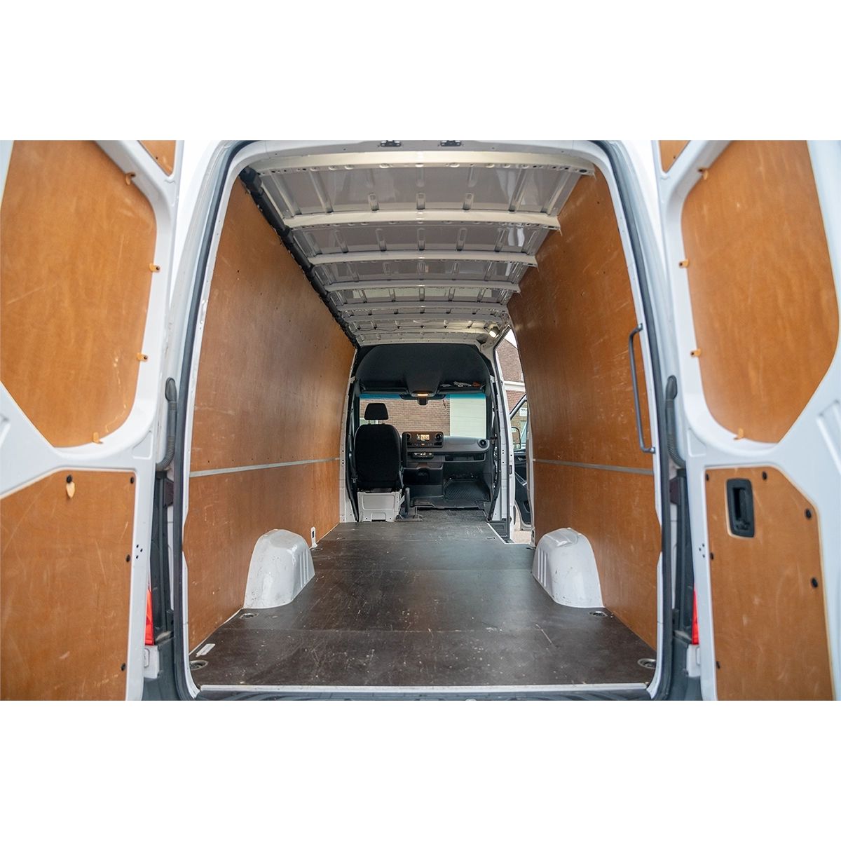 Mercedes Sprinter H2L3 automaat huren – extra lang 