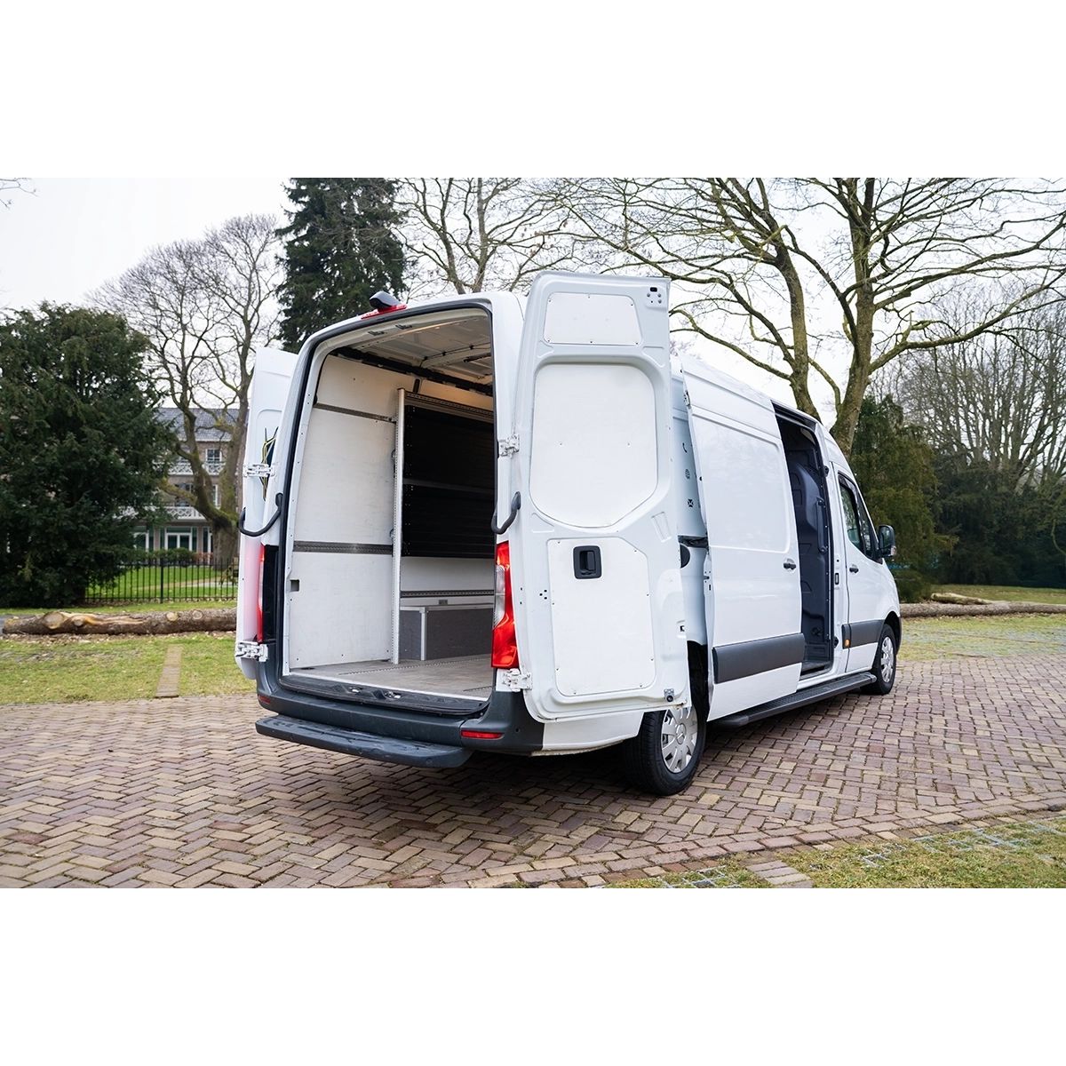 Mercedes Sprinter H2L3 automaat huren – extra lang Mercedes Sprinter H2L3 automaat huren – extra lang
