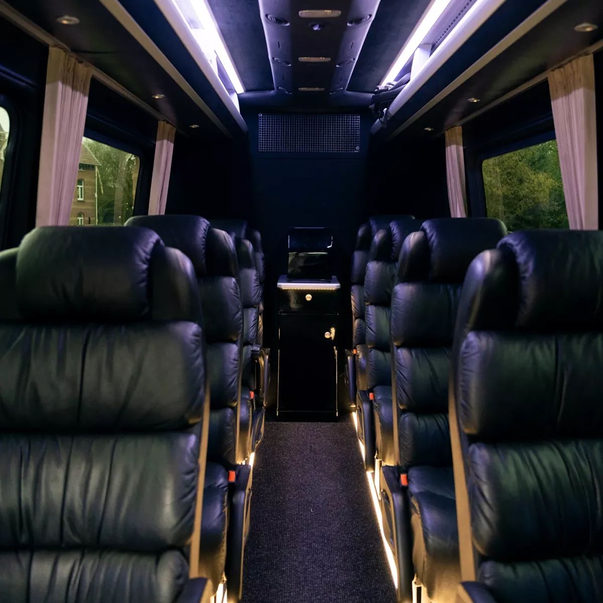 Mercedes Sprinter VIP Luxe Bus 9 Personen