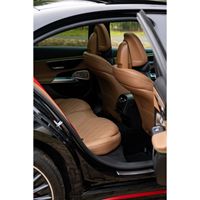 Mercedes E300e AMG Line huren Zwarte Mercedes E300e AMG Line met AMG pakket en sterrenhemel