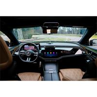 Mercedes E300e AMG Line huren Zwarte Mercedes E300e AMG Line met AMG pakket en sterrenhemel